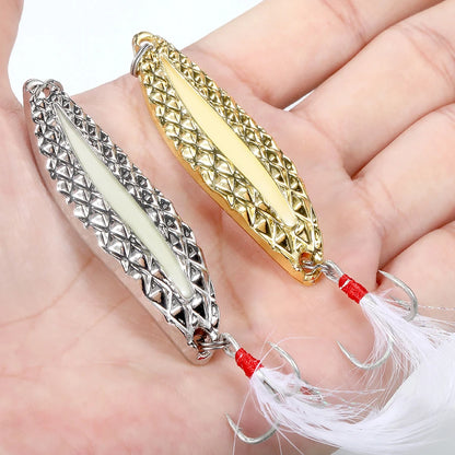 1pcs Metal Luminous Spinner Spoon Fishing Lures 2.5g-20g Sequins Spinner With Feather Treble Hook Pesca